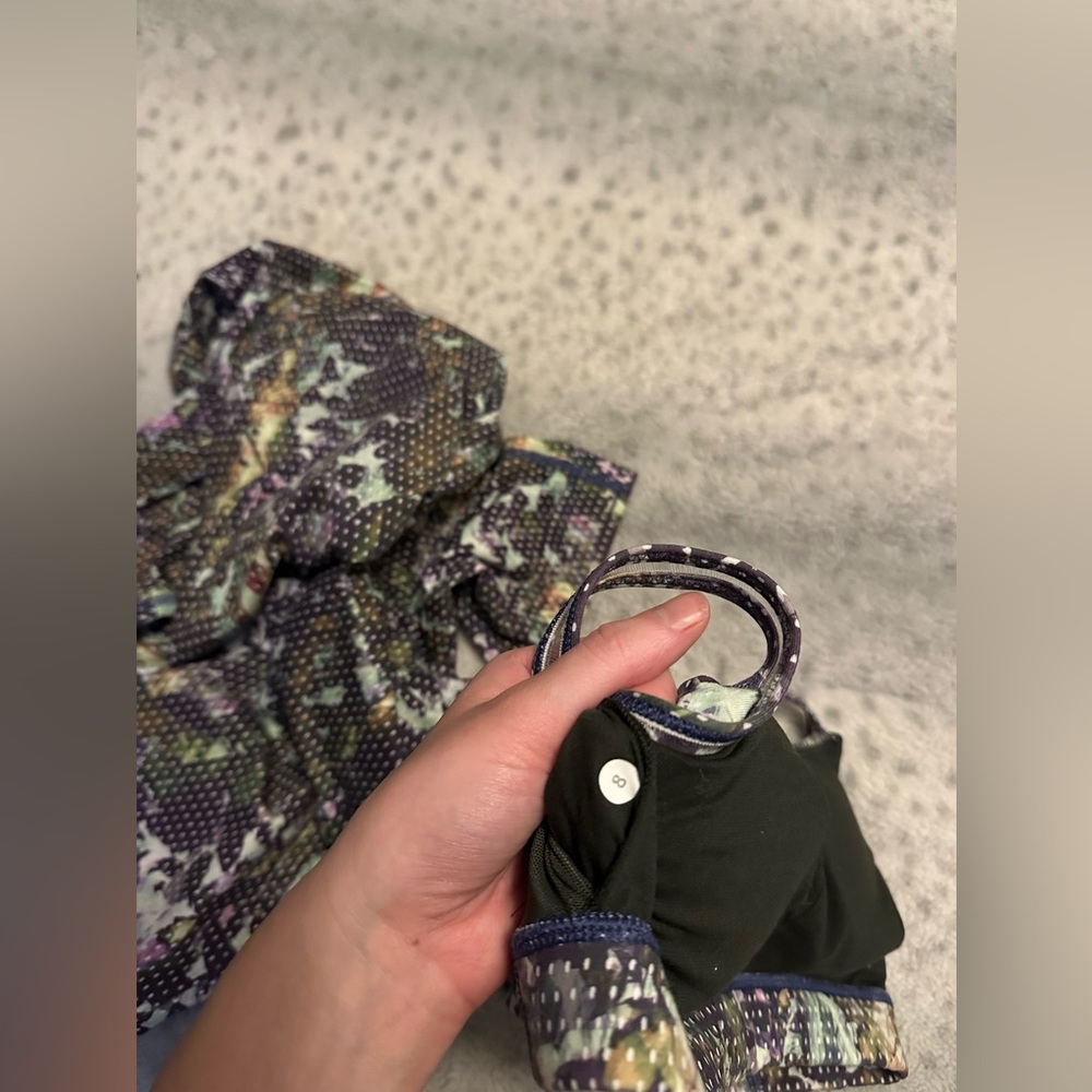 Lululemon Workout Set - Picture 10 of 12